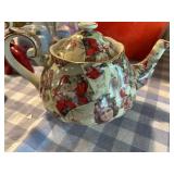 Victorian look tea pot