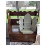 Knickknack shelf in foot locker