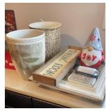 Vases, joy nome and wall hangings