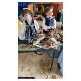 Dowï¿½s wall hanger and a walking horse knickknack