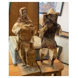 Two papier-mï¿½chï¿½ figurines