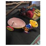 Vintage 1950s tin litho Easter Rabbit
