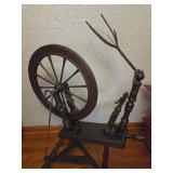 antique wooden spinning wheel, Cani