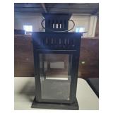 Glass panel borrby black lantern