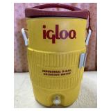 Igloo 5 gal drink cooler