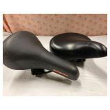 2 bicycle seats