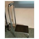 Step stool with handle