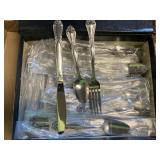 Flatware set