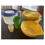 Small Tupperware lot