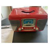 Crosley radio, cd player. ( not tested )