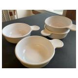 Set of four Corning grabit bowls