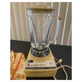 Vintage Hamilton beach blender ( not tested)