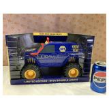 Napa 2013 exclusive mud racer truck