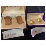2 sets of cuff links