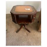 Federal Style Side Table, 23" x 23" x 27"