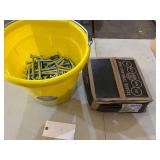 1/2"-13"X4" Hex Head Bolts Grade 5-Zink (Yellow Bucket & Box)
