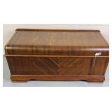 Roos Sweetheart Cedar Chest