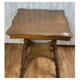 Wooden Turned Leg Parlor Table
