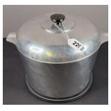 Magnalite 12QT Pot with Lid