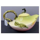 Hull W26 Woodland Tea Pot