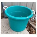 Rubbermaid Plastic Tub With Rope Handle