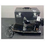 Singer Featherweight Sewing Machine & Carry Box