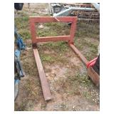 PALLET FORKS WITH SPEAR