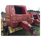 NEW HOLLAND 654 ROUND BALER