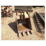 24" BACKHOE BUCKET