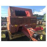 NEW HOLLAND 674 ROUND BALER