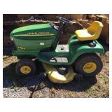 JOHN DEERE LT166 RIDING MOWER