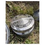 Ford hubcaps (4)