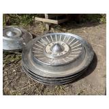 Ford hubcaps (4)