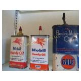 3 oil bottles Gulf & 2 Mobil