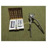 Gillette tazor in case & clippers