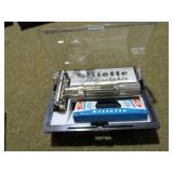vintage Gillette adjustable razoe w blades in case