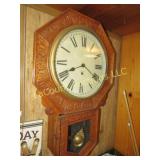 New Haven wall clock 8 day w key