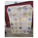 vintage quilt leaf pattern meas in photos