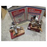 2 LE Sports impressions baseball figures