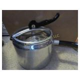 Wear-Ever small aluminum pressure cooker nice size