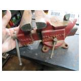 Columbian 3 1/2' vise