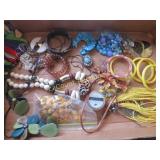 costume jewelry necklaces earrings bracelets