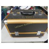 L'Bri consultant wheeled carrying case accordion