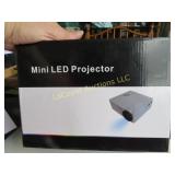 mini LED projector w remote in box