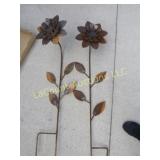 2= 4' metal rusty garden flowers