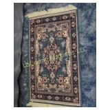 nice oriental style area rug