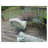 patio set w table chairs pads & umbrella