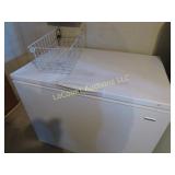 Kenmore chest freezer w baskets easy storage