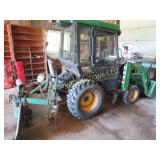John Deere 4100 Compact Tractor w Bucket Blade