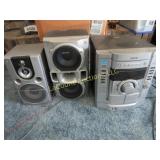 Sony radio cd player w speakers remote